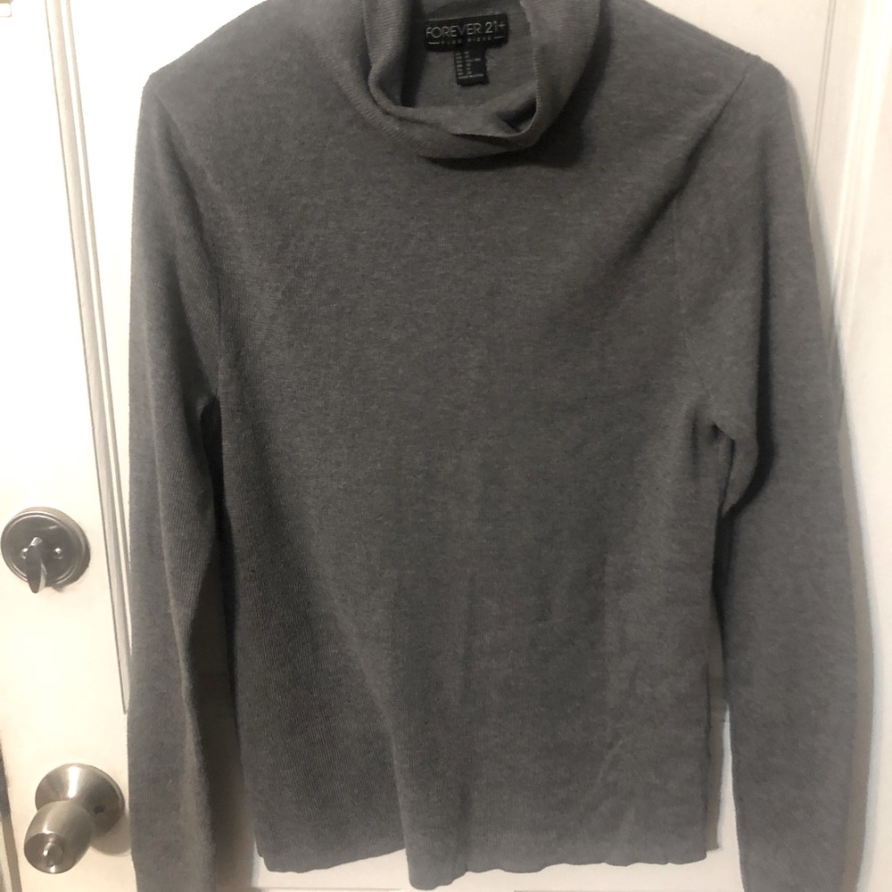 Forever 21 gray ribbed sweater